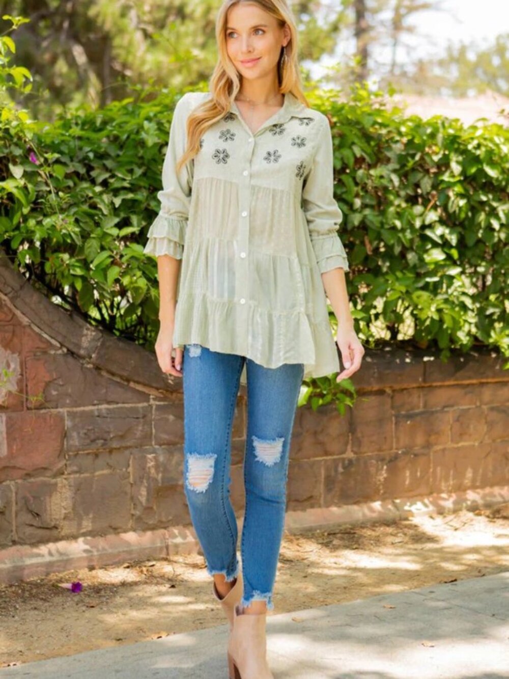 Young Threads Boho Embroidered Blouse in Olive Size L